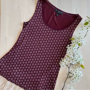 Banana Republic Luxe Touch Sleeveless top in burgundy print